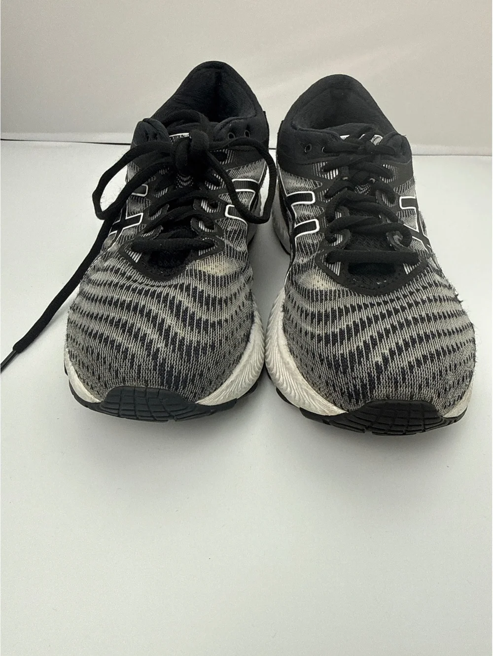 ASICS GEL-Nimbus 22 Women's 7.5 Black White Running Shoes 1012A587